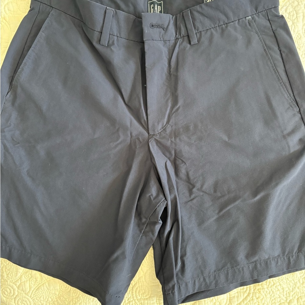 GAP Men's Dark Navy 8” Tech Shorts Shorts
